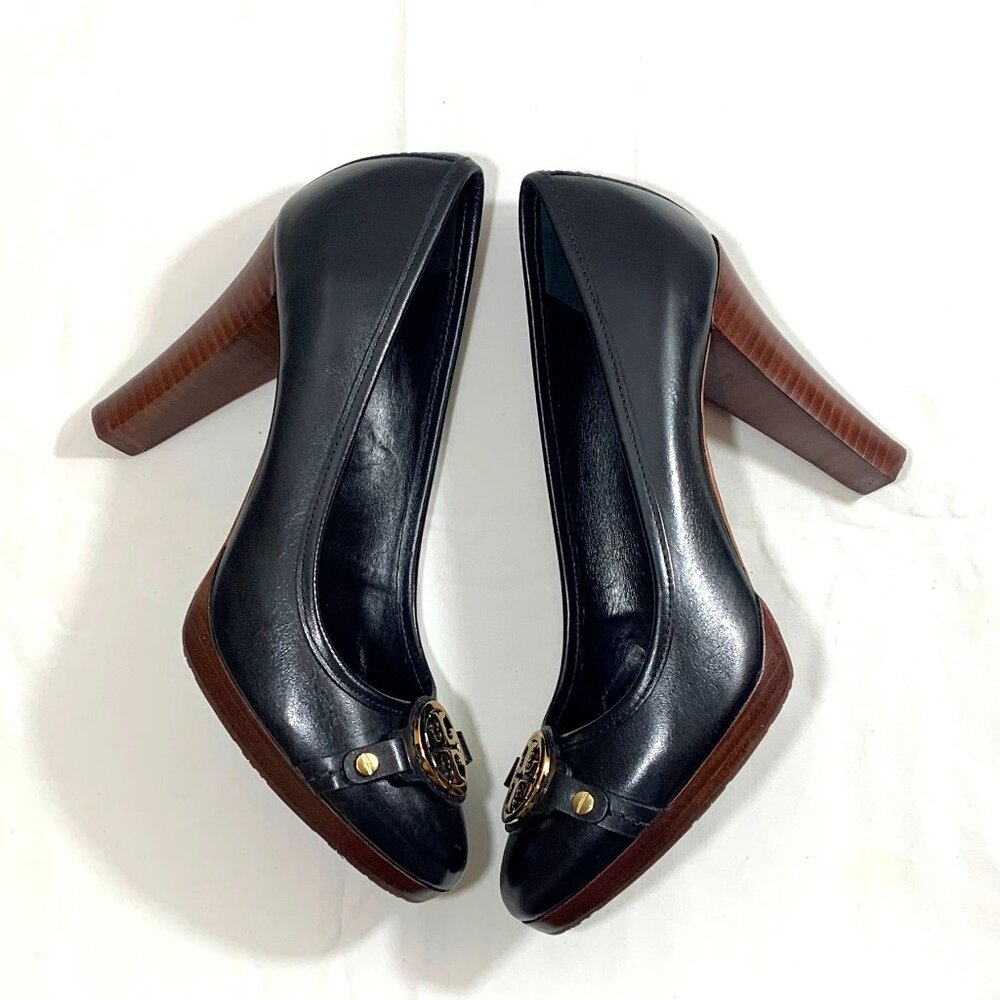 Black Tory Burch Calista Medallion Buckle Round Toe Stack Pumps